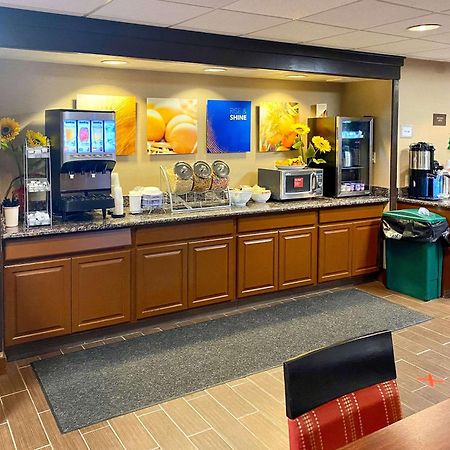 Comfort Suites Near Casinos Norwich Esterno foto