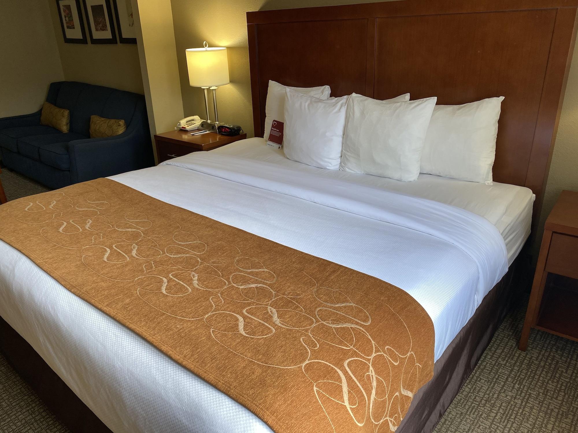 Comfort Suites Near Casinos Norwich Esterno foto
