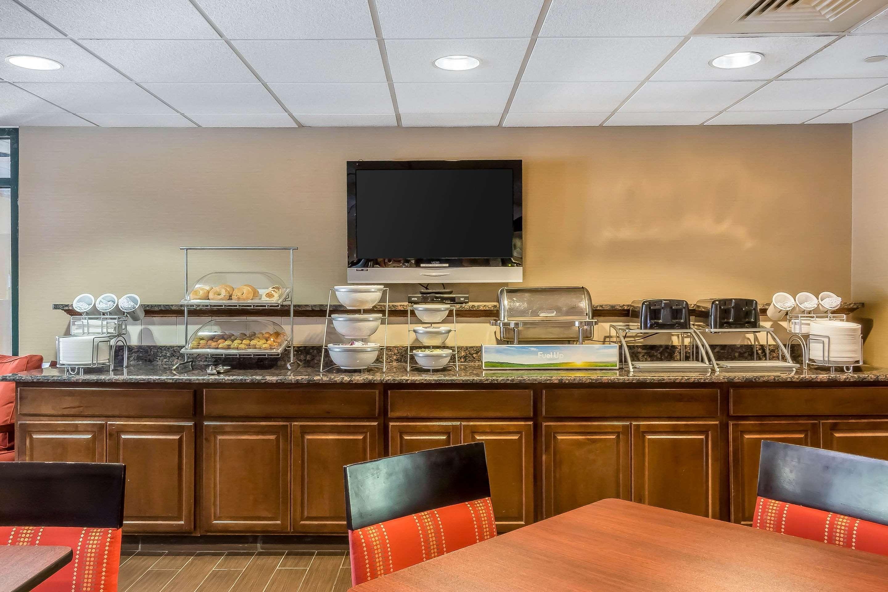 Comfort Suites Near Casinos Norwich Esterno foto
