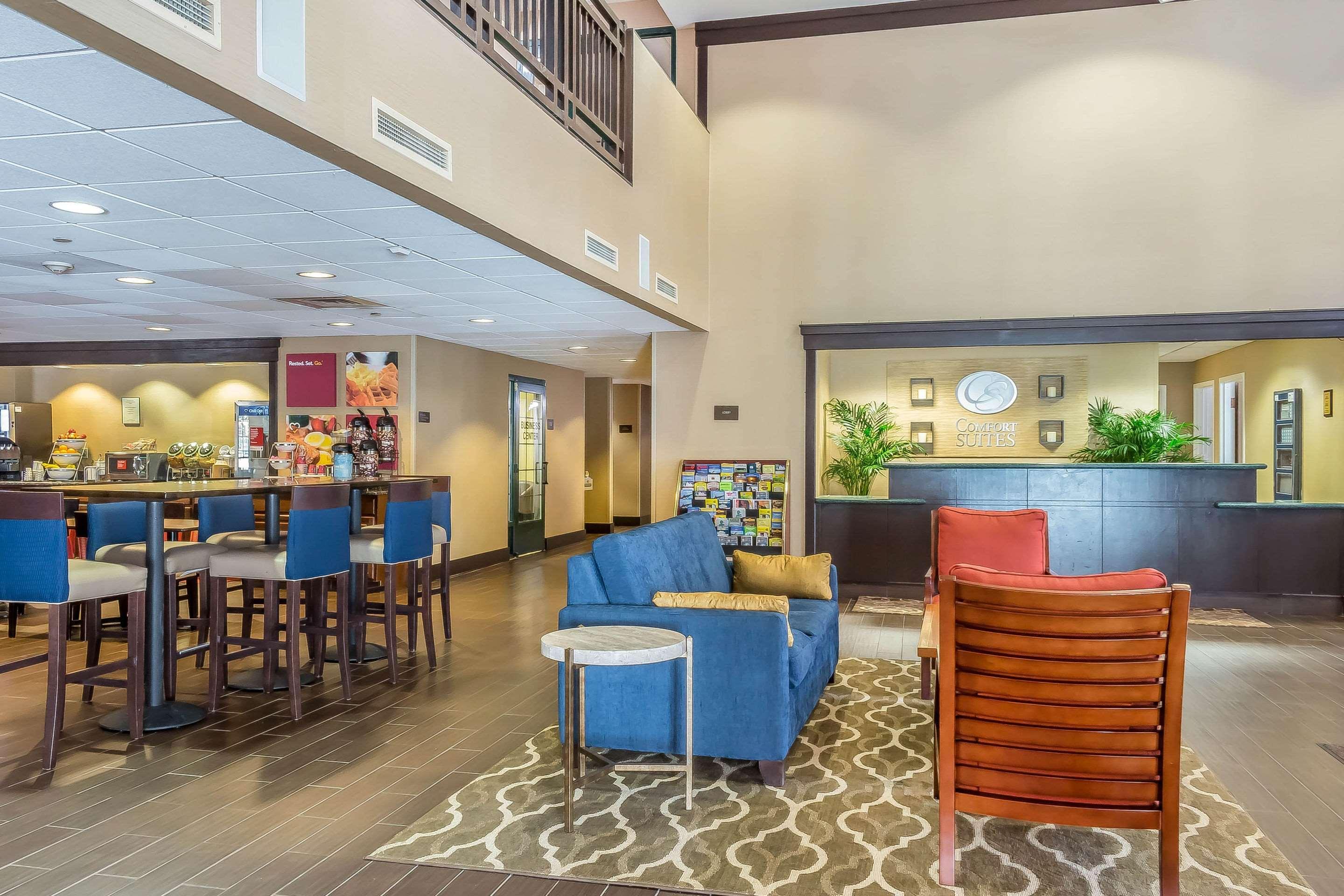 Comfort Suites Near Casinos Norwich Esterno foto