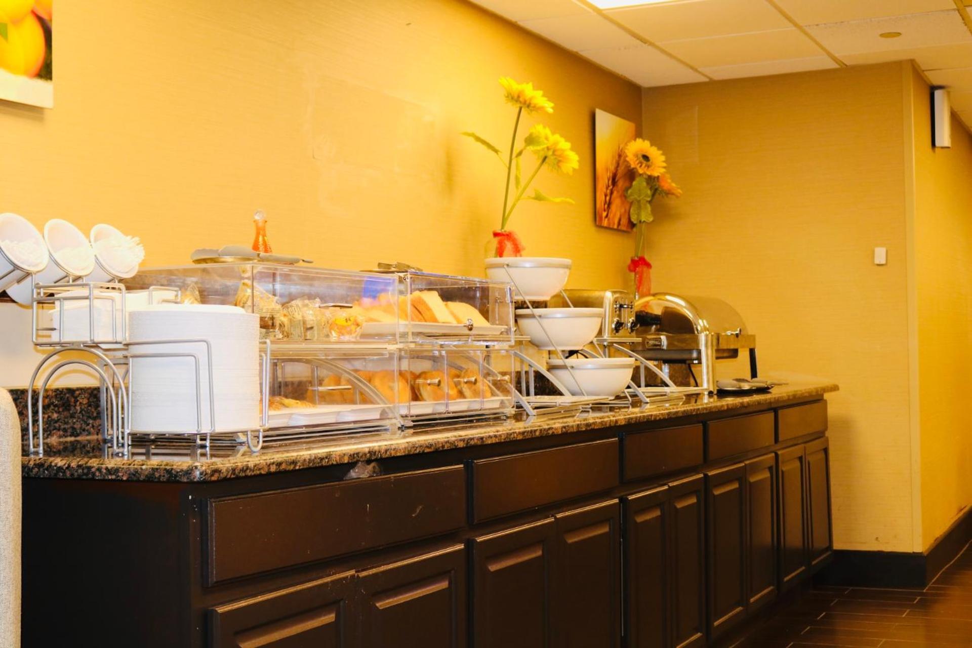 Comfort Suites Near Casinos Norwich Esterno foto