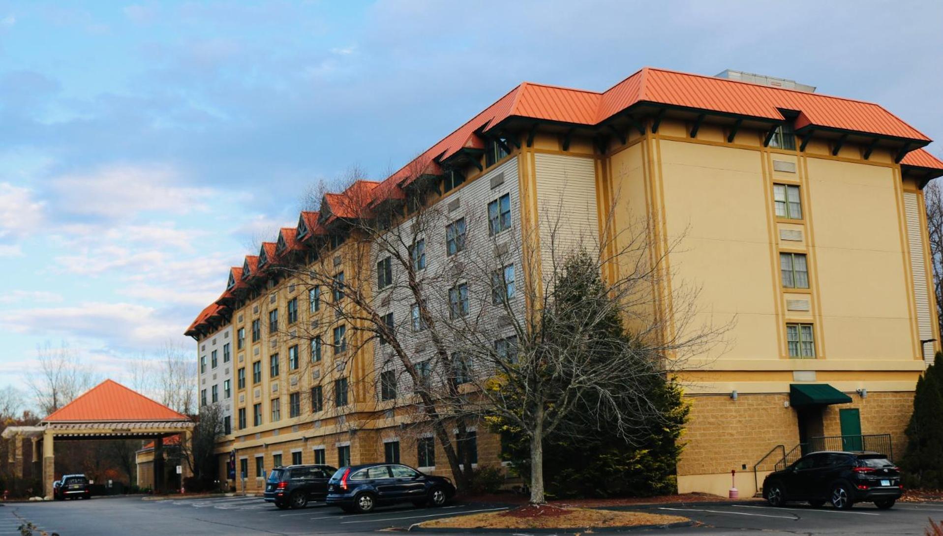 Comfort Suites Near Casinos Norwich Esterno foto