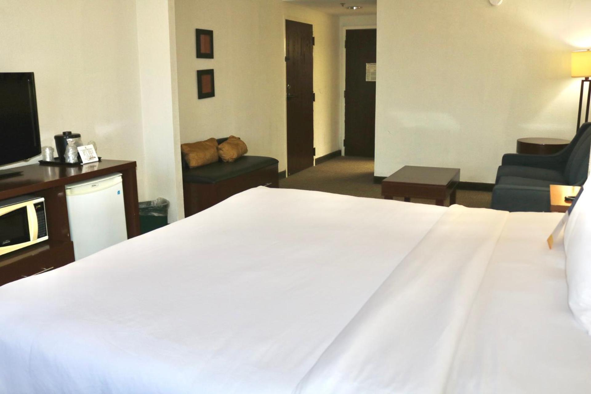 Comfort Suites Near Casinos Norwich Esterno foto