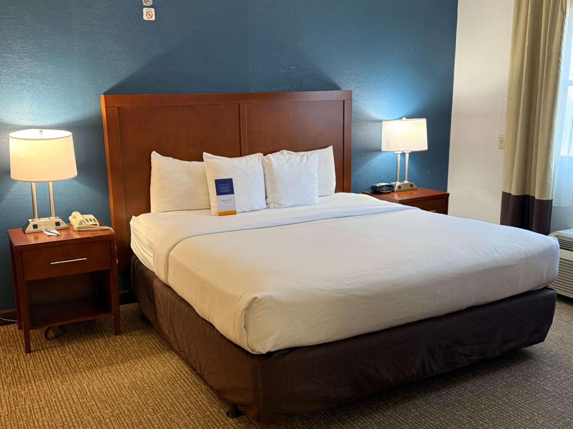 Comfort Suites Near Casinos Norwich Esterno foto