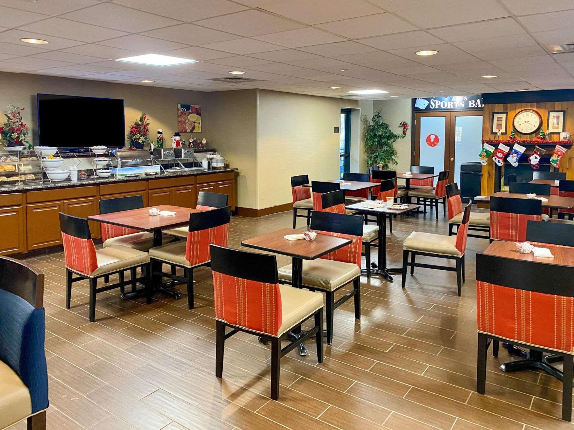 Comfort Suites Near Casinos Norwich Esterno foto
