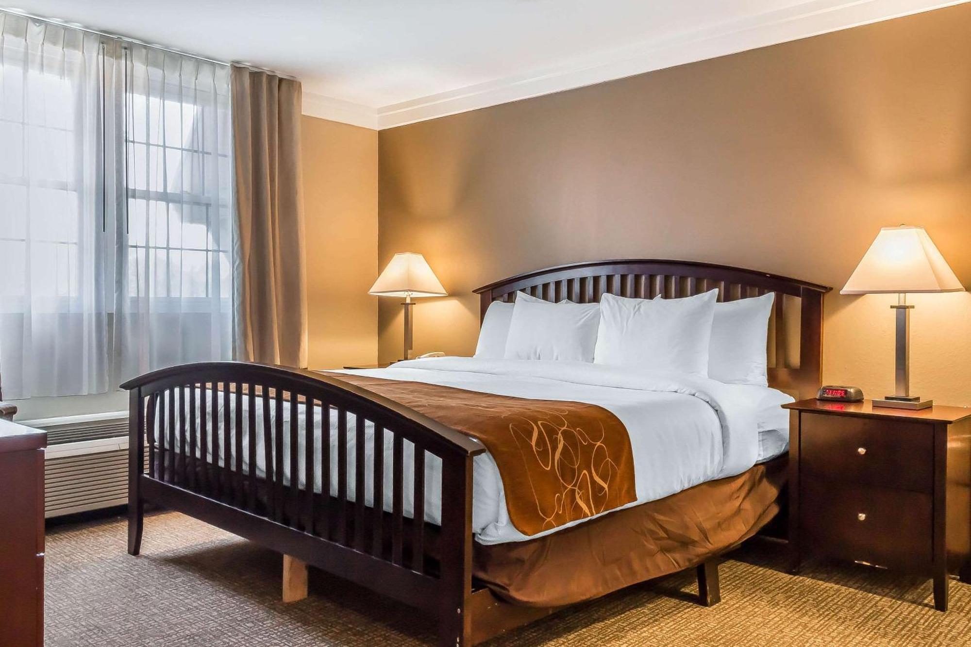 Comfort Suites Near Casinos Norwich Esterno foto