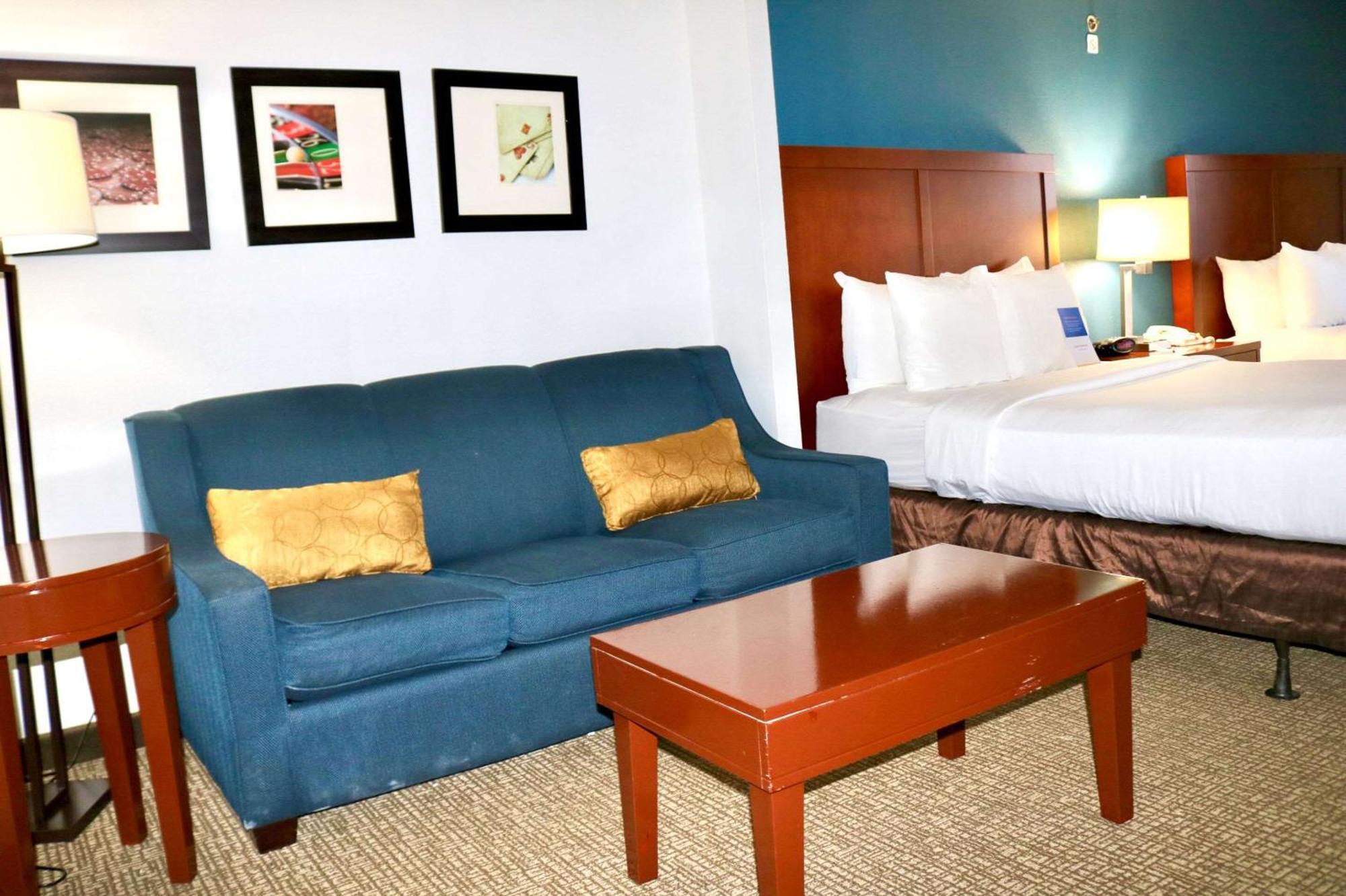 Comfort Suites Near Casinos Norwich Esterno foto